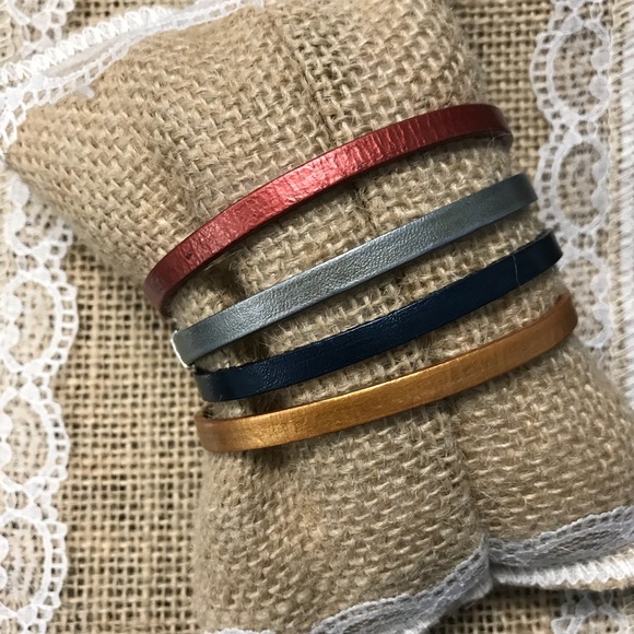 Metalic color leather handmade bracelet - Picture 4 of 5